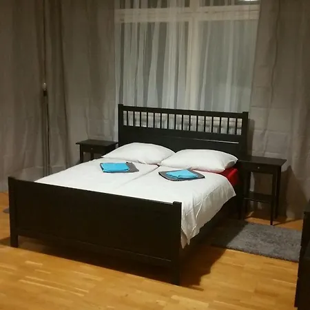 Gemuetliche Wohnung In Der Stadtmitte Estugarda